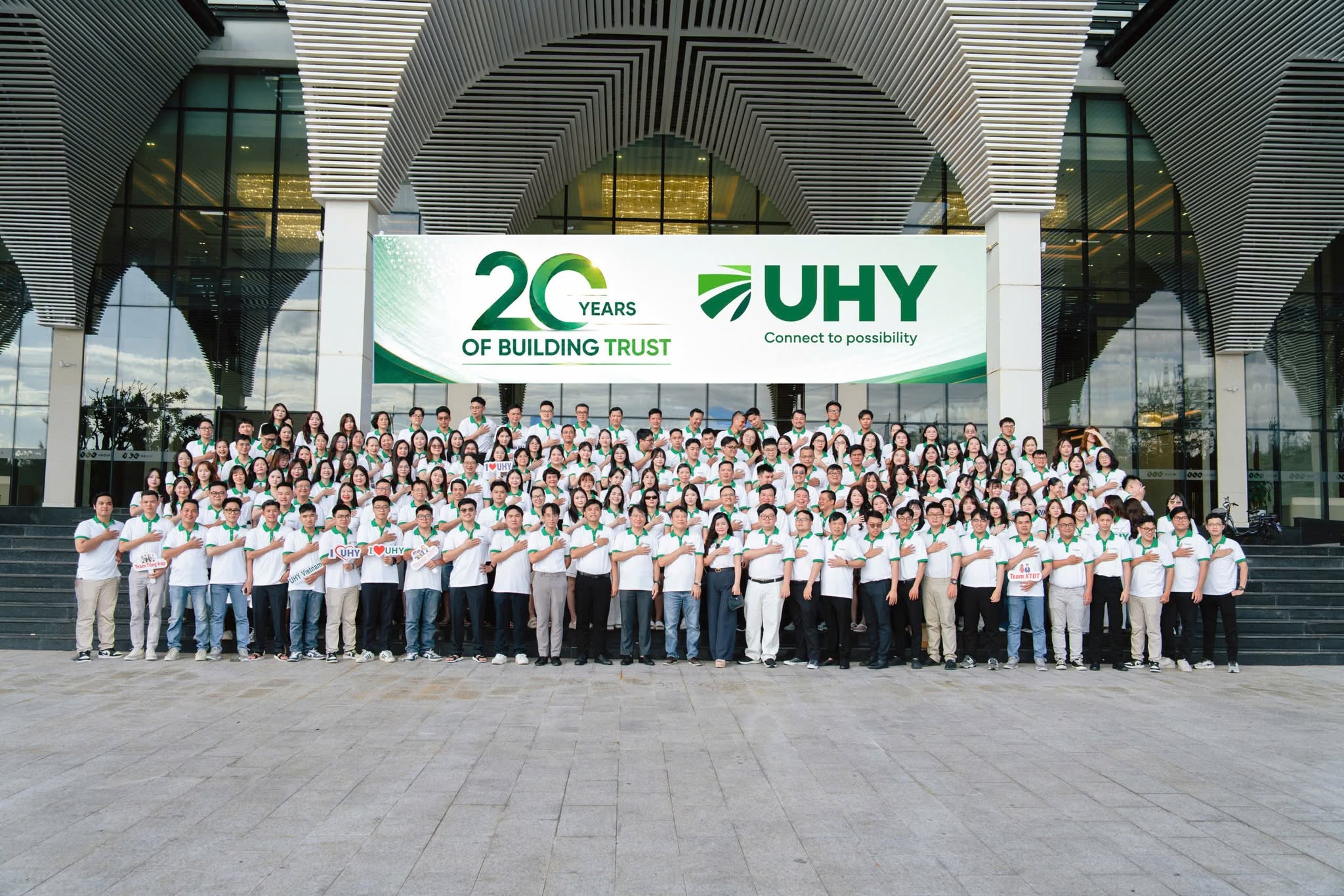 UHY VIỆT NAM KỶ NIỆM 20 NĂM THÀNH LẬP – HÀNH TRÌNH XÂY DỰNG NIỀM TIN VÀ CÙNG NHAU TRƯỞNG THÀNH