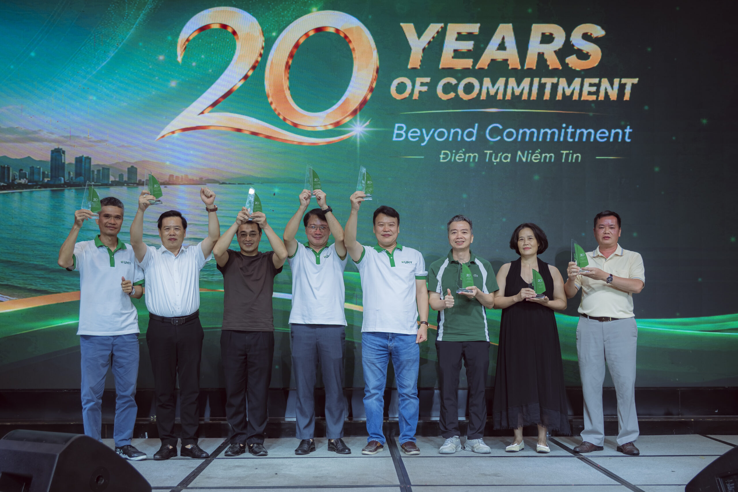 Trang chủ 8 UHY VIỆT NAM VINH DANH NHỮNG HÀNH TRÌNH GẮN BÓ 5 – 10 – 15 – 20 NĂM